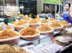 Image: 8 specialties as gifts in Phu Quoc night market