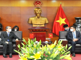 Image: Vietnam China to faciliate bilateral export import