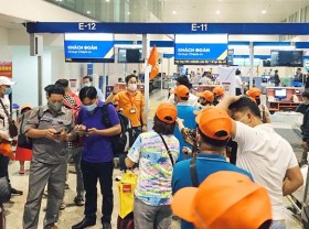 Image: Covid-19 vaccination tours to U.S. postponed
