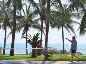 Image: Danang imposes ban on beach swimming, events to prevent Covid-19 wave