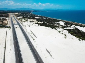 Image: Explore 2 picturesque sand dunes, every corner has beautiful photos