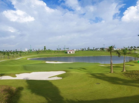 Image: Hanoi closes golf courses sport centers to fight pandemic