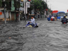 Image: HCMC to spend VND8 trillion more on anti-flooding projects