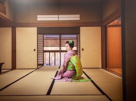 Image: Hidden world of Japanese maikos revealed through photo collection