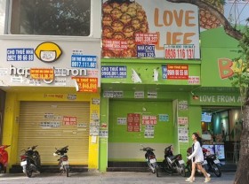 Image: Landlords await tenants as empty space increases