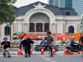 Image: Le Loi Street emerges as new skateboarding haven for HCMC youth