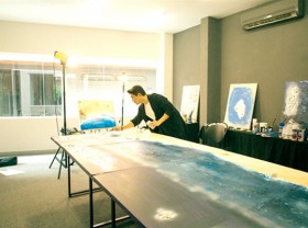 Image: Actor auctions painting for An Giang border guards