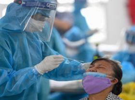 Image: Deputy PM urges to quickly issue guidelines on testing for entrants in quarantine facilities