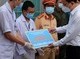 Image: HCMC authorities visit frontline forces in Covid-19 control stations