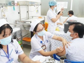 Image: Labour Confederation proposes prioritising workers in COVID-19 vaccinations