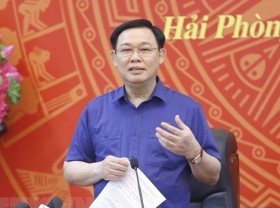 Image: NA Chairman works with Party Committee's Standing Board of Hai Phong city