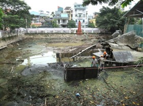 Image: Parts of the wreckage of B52 aircraft in Hanoi appear clearer than ever