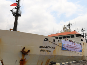 Image: Study of East Sea conveyed by Vietnamese experts from Russian vessel