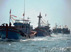 Image: Two fishermen missing in fishing boat sinking off north-central Vietnam
