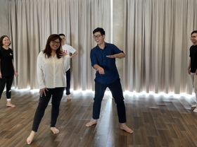 Image: US-trained woman a pioneer in popularizing improv theater to Saigonese