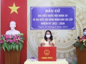 Image: Vice President Vo Thi Anh Xuan goes to the poll in An Giang province
