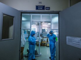 Image: Vietnam confirms 115 local coronavirus infections in 24 hours