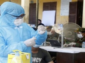 Image: Vietnam gifts masks ventilators to support Cambodia against Covid 19