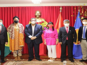 Image: Vietnam hopes to strengthen cooperation with Surinam and Bolivia in all fields