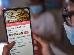 Image: Vietnam looks to exact tax from buy and sell groups on Facebook