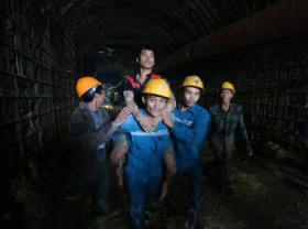 Image: Vietnam mine emergency workers perform daring rescues deep underground, under pressure