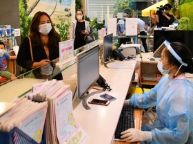 Image: Vietnam records 117 COVID-19 cases in six hours