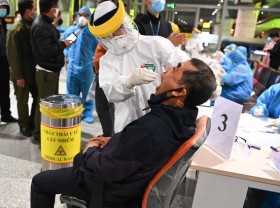 Image: Vietnam records 38 local infections in over a week