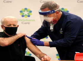 Image: Vietnamese Americans quick to receive Covid shots