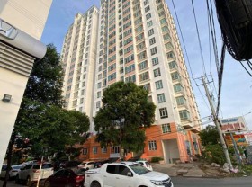 Image: Vietnamese man jumps to death from high-rise building after killing wife, daughter
