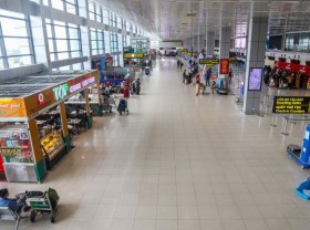 Image: Number of passengers at Noi Bai Airport plunges due to Covid-19