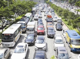 Image: Over 1,300 autos sold each day in April