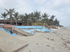 Image: Enduring battle to save beaches from erosion