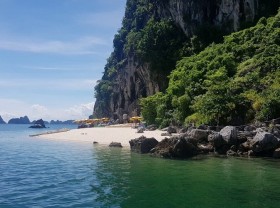 Image: Thien Canh Son Cave – a natural masterpiece in Ha Long