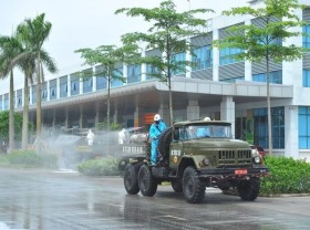 Image: In photos Army force disinfects Covid infected hospital