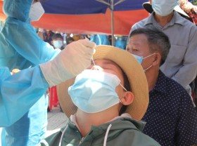 Image: Da Nang begins testing household representatives for COVID-19