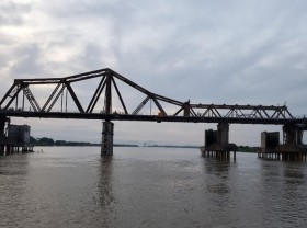 Image: ‘Rescuing’ Long Bien Bridge and building bridges that enrich the city