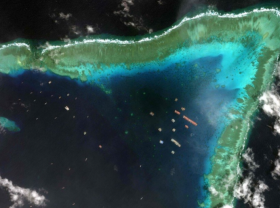 Image: Vietnam reacts to appearance of nearly 300 Chinese ships in Truong Sa