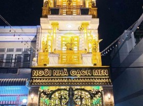 Image: Overwhelmed by the beautiful beauty of the gilded house in Can Tho