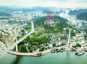 Image: Revel in the view of world-renowned Ha Long Bay along new coastal drive in Vietnam