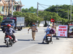 Image: Towns in 2 central provinces apply social distancing amid rising Covid 19 threat