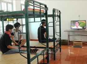 Image: Vietnam stops discharging people from quarantine centers