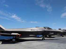 Image: British s aircraft carrier joins NATO in South China Sea challenging China