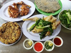 Image: 2 ‘chicken only’ restaurants in Quy Nhon