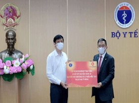 Image: 30 Covid-19 breathalyzers handed over to Health Ministry