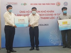 Image: Businesses provide aid for Covid-19 hotspots in HCMC