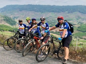 Image: Charity bicycle ride raises over US$18,300 for Vietnamese children
