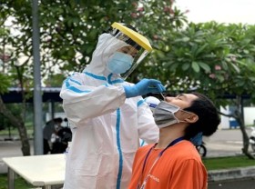 Image: Companies told to follow guidelines as Covid-19 cases crop up