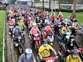 Image: Confirmed Covid case compels over 1,100 Pouyuen workers to stay at home