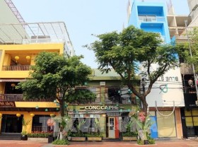 Image: Danang suggests re-opening indoor dining services as coronavirus cases ease