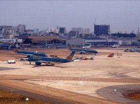Image: Flights transporting Covid-19 vaccines have first priority for landing